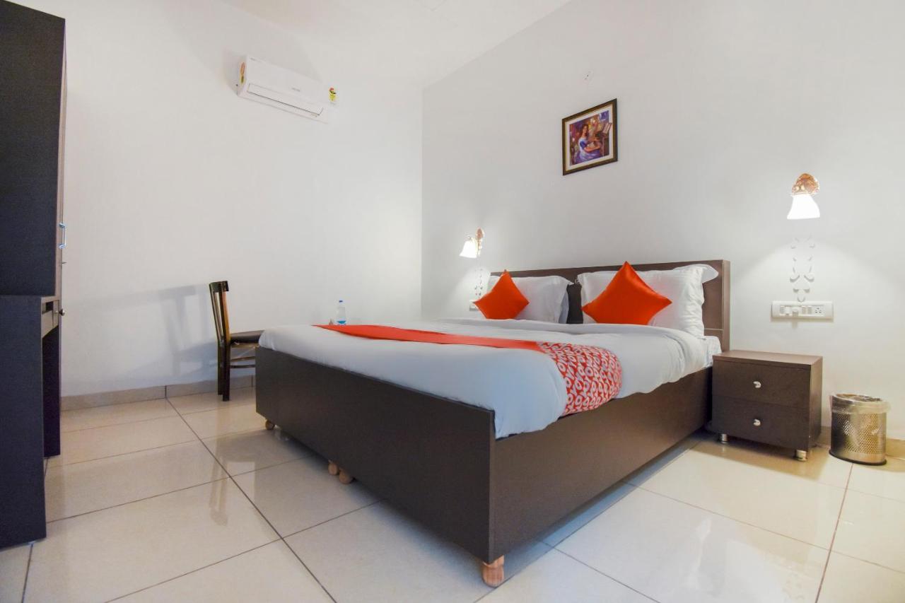 Oyo 75460 Sky High Residency Hotel Ludhiana Luaran gambar