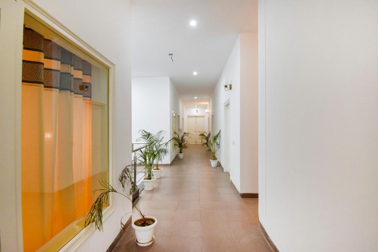 Oyo 75460 Sky High Residency Hotel Ludhiana Luaran gambar