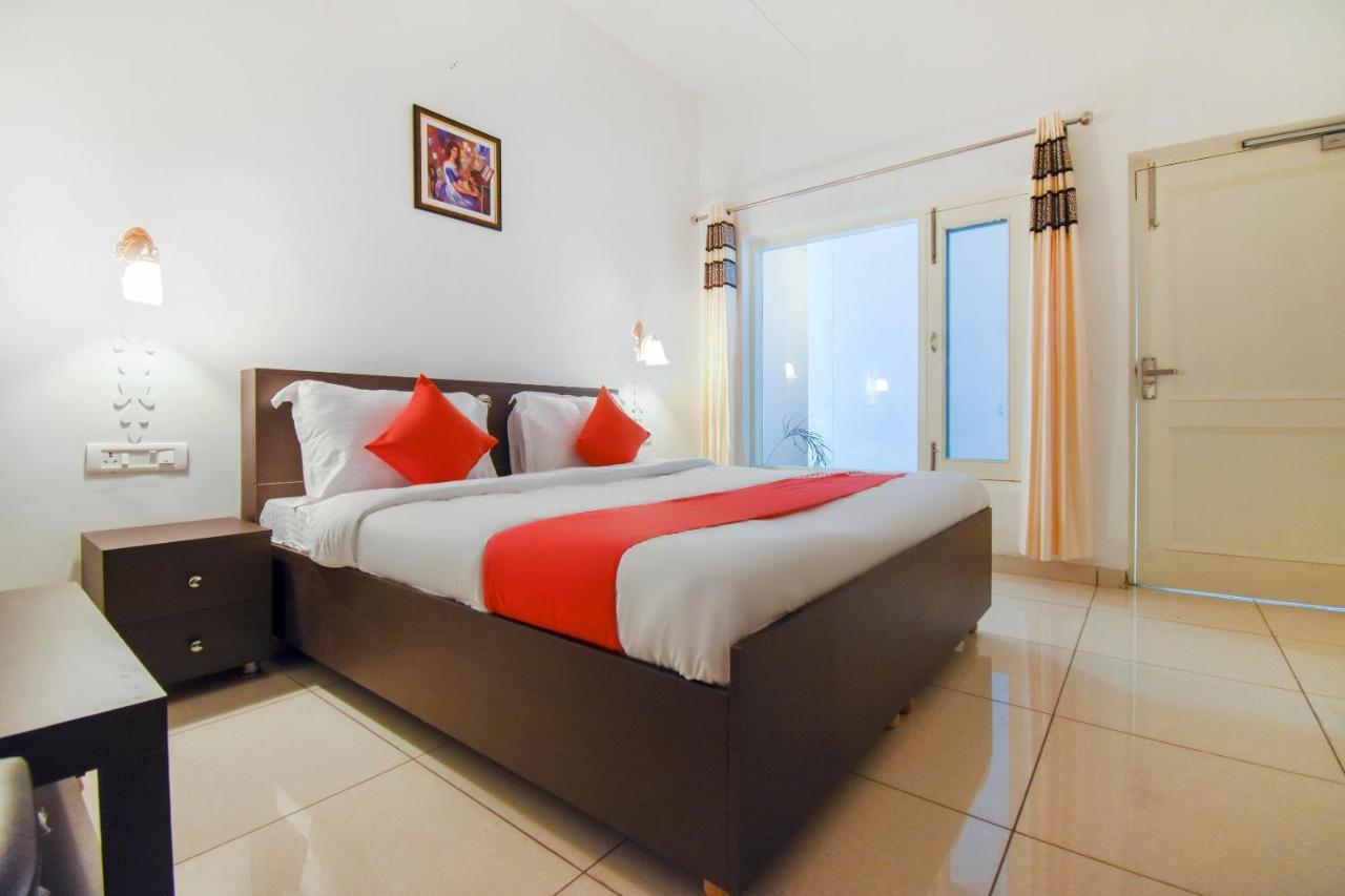 Oyo 75460 Sky High Residency Hotel Ludhiana Luaran gambar