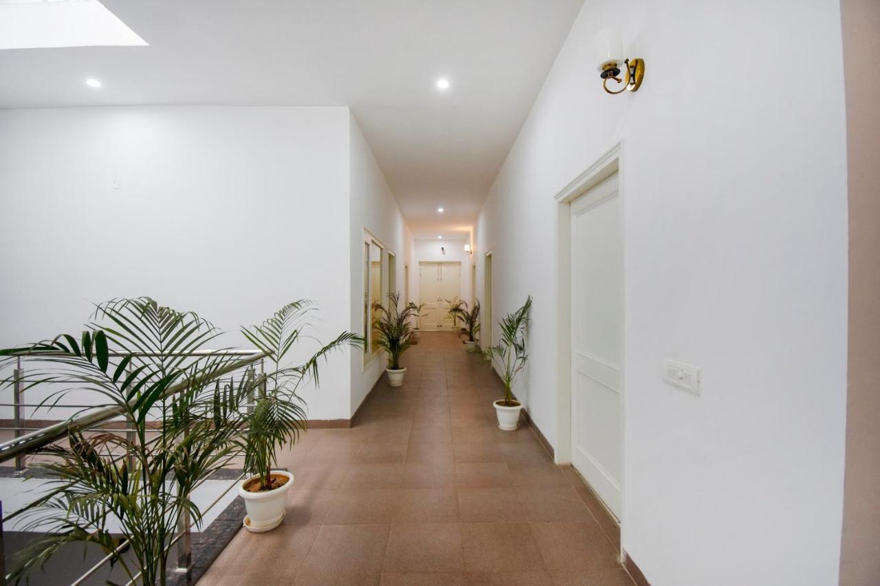 Oyo 75460 Sky High Residency Hotel Ludhiana Luaran gambar
