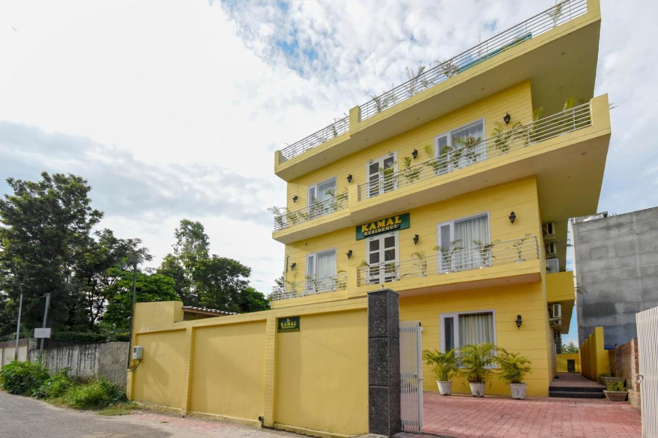 Oyo 75460 Sky High Residency Hotel Ludhiana Luaran gambar